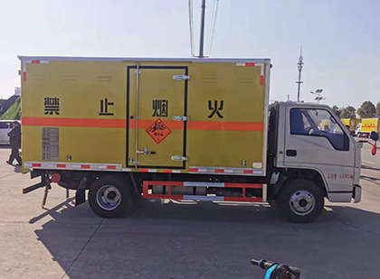 通州爆破器材运输车工人安全操作规范与智能技术保障